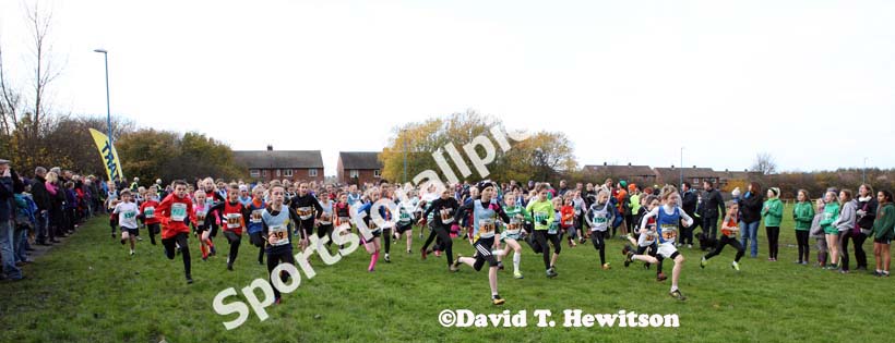 Start of the under-11s NEHL, Jarrow. David T. Hewitson/Sports for All Pics